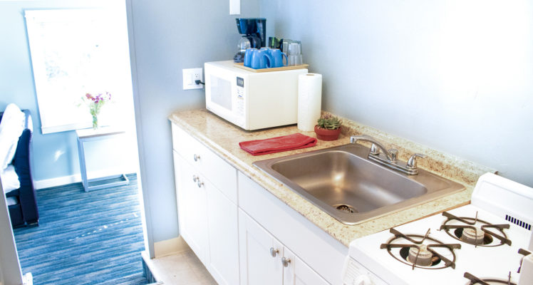 Driftwood Cottage comes with a full kitchen